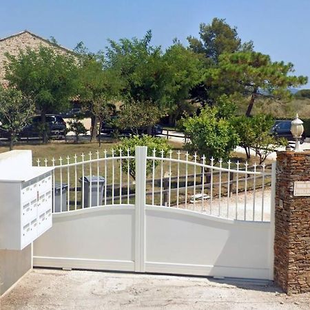 Grand Studio & Terrasse Privee Йер Экстерьер фото